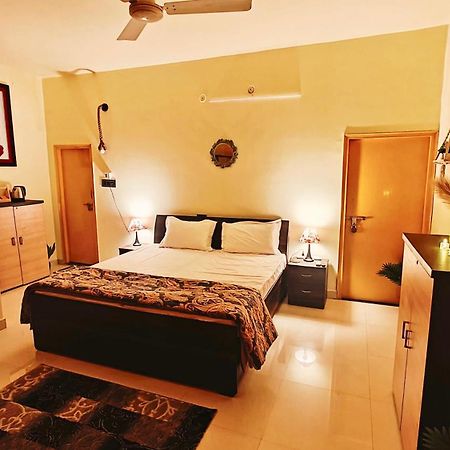 The Yellow House - Couple'S Getaway In Gomti Nagar- 1 Bhk Lucknow Luaran gambar