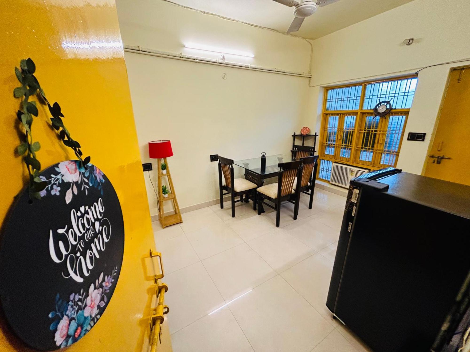 The Yellow House - Couple'S Getaway In Gomti Nagar- 1 Bhk Lucknow Luaran gambar
